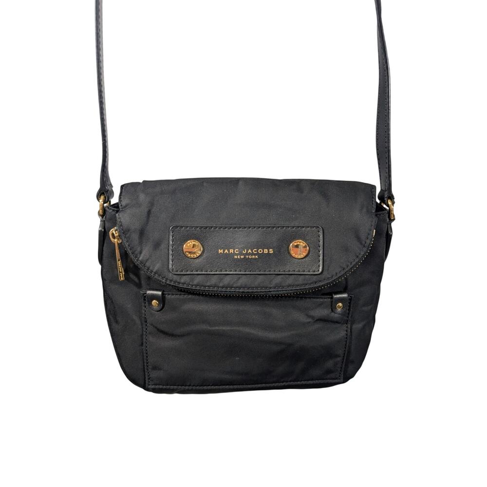 MARC JACOBS! LUXE BLACK SATEEN, GOLD HARDWARE, ZIPPER TOP CROSSBODY, PURSE, BAG! - Picture 6 of 14